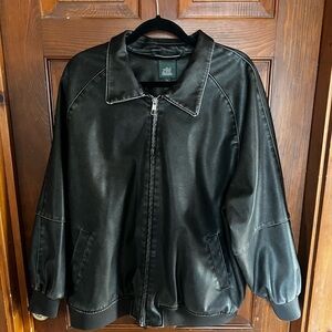 Target Wild Fable
Faux leather bomber jacket
Size XL
